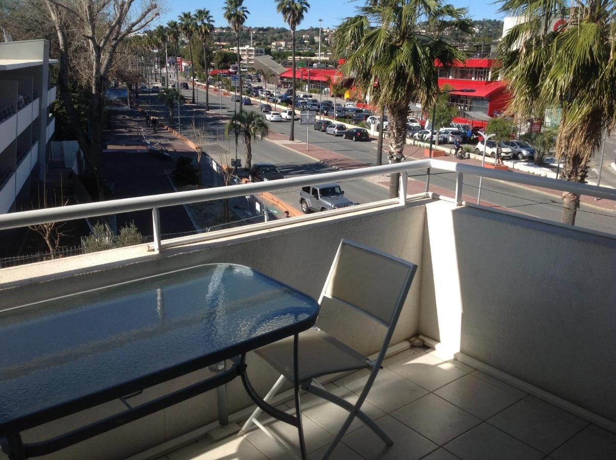 F2 Immeuble Les Pieds Dans L'Eau Apartment Villeneuve-Loubet Luaran gambar